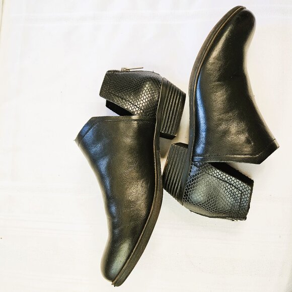 London Fog Women's Navy Blue Back Zippered Retro Ankle Bootie Size 9M - Picture 6 of 8